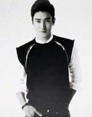 谭伯羽家世背景